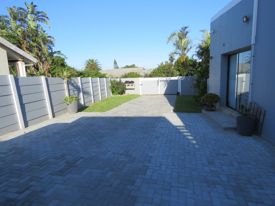 4 Bedroom Property for Sale in West Bank Eastern Cape